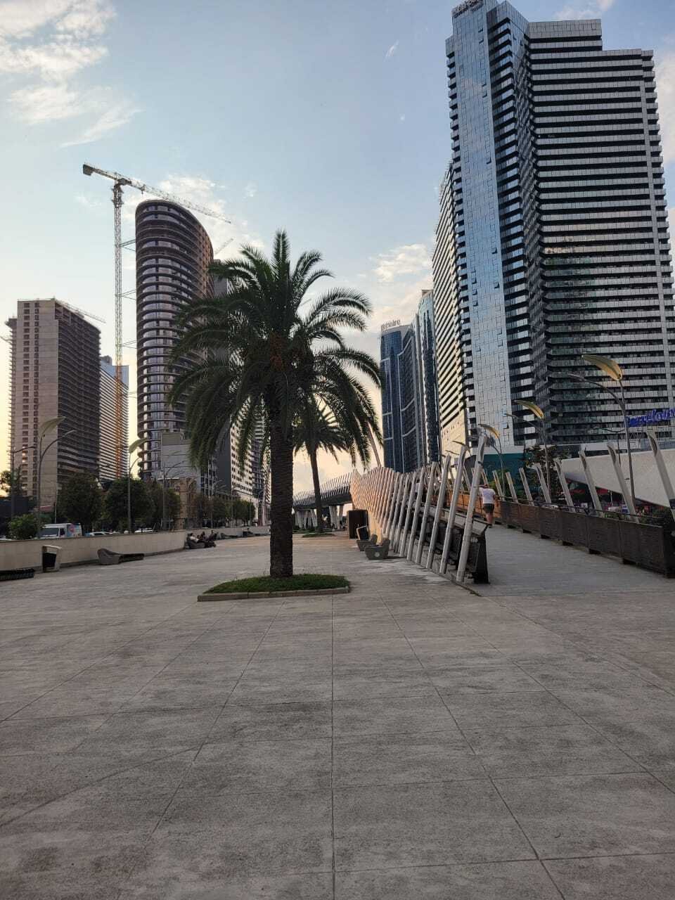 Monolocale moderno al piano alto con vista panoramica sul mare e sulla città a Batumi, Georgia – Appartamento completamente arredato nella Bagrationi Residence