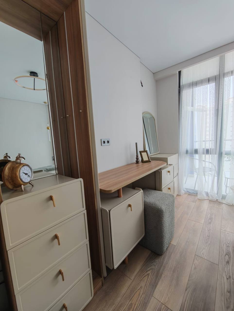 Moderna appartamento con 3 camere da letto con vista mare sul New Boulevard a Batumi, Georgia – Appartamento completamente arredato in alto piano