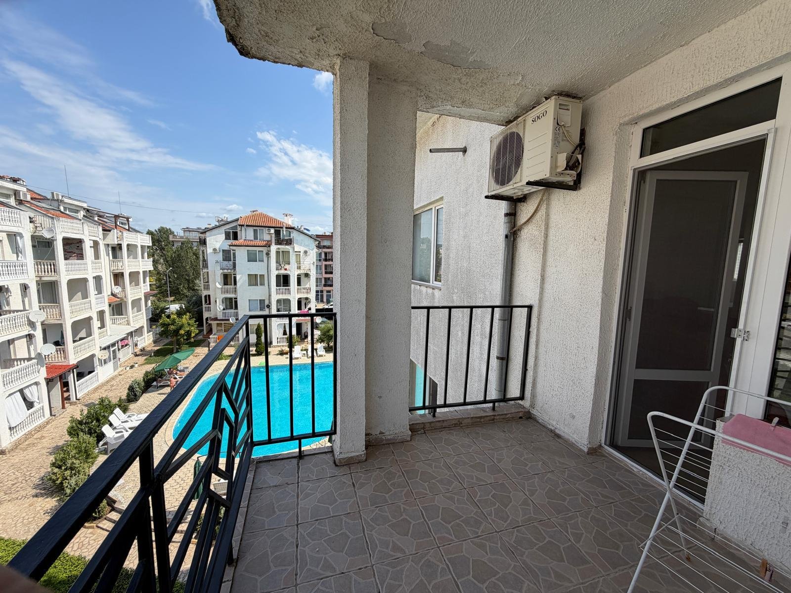 Appartamento con tre stanze e vista sulla piscina nel complesso Bravo 5 a Sunny Beach, Bulgaria