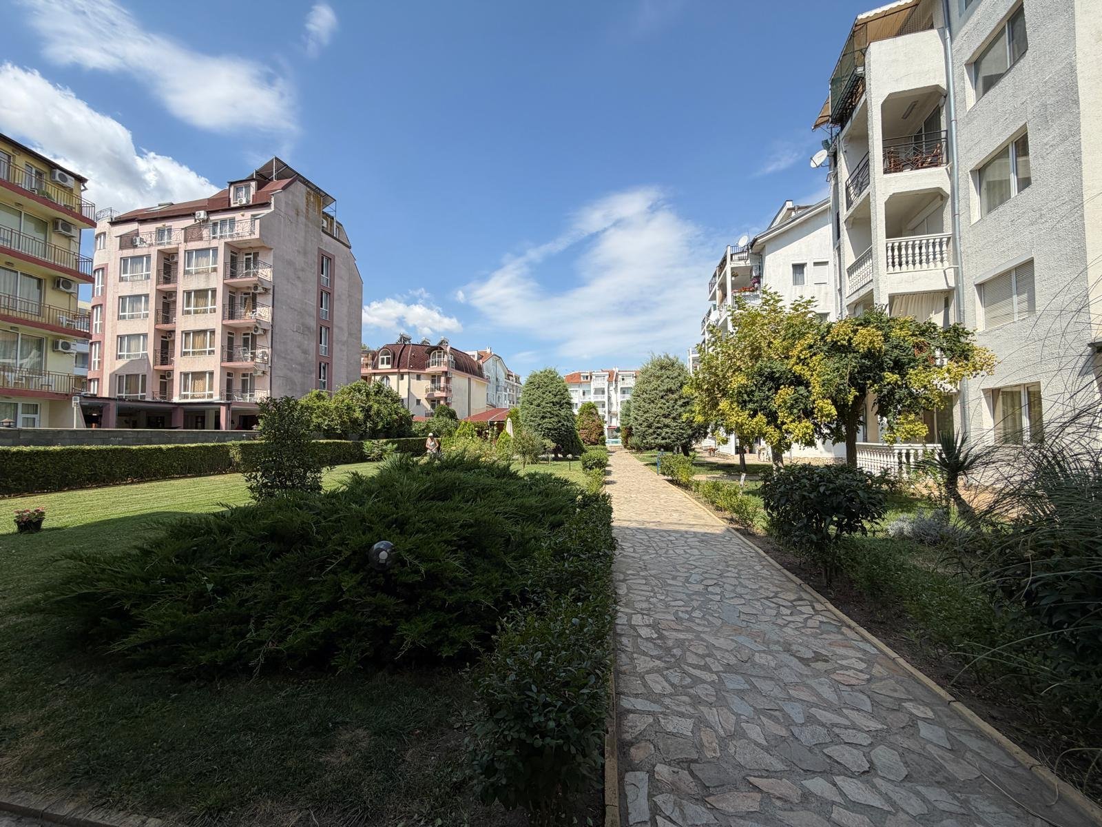 Appartamento con tre stanze e vista sulla piscina nel complesso Bravo 5 a Sunny Beach, Bulgaria