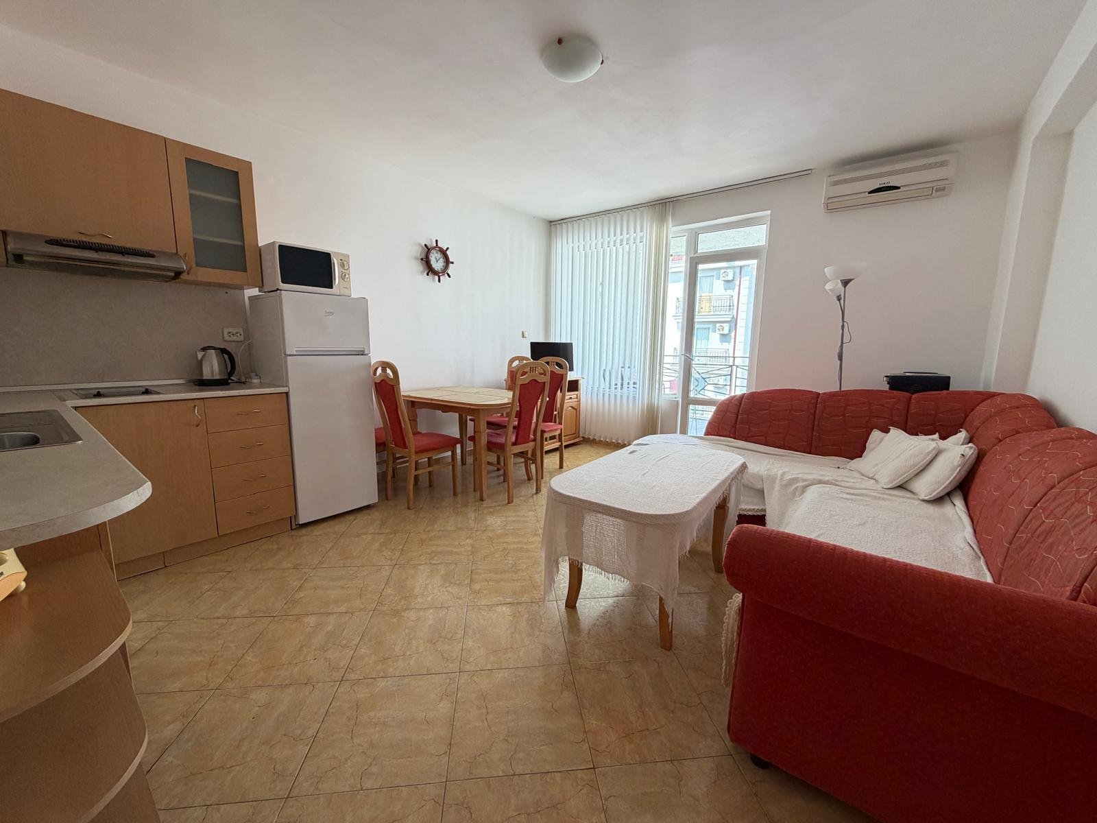 Appartamento con tre stanze e vista sulla piscina nel complesso Bravo 5 a Sunny Beach, Bulgaria