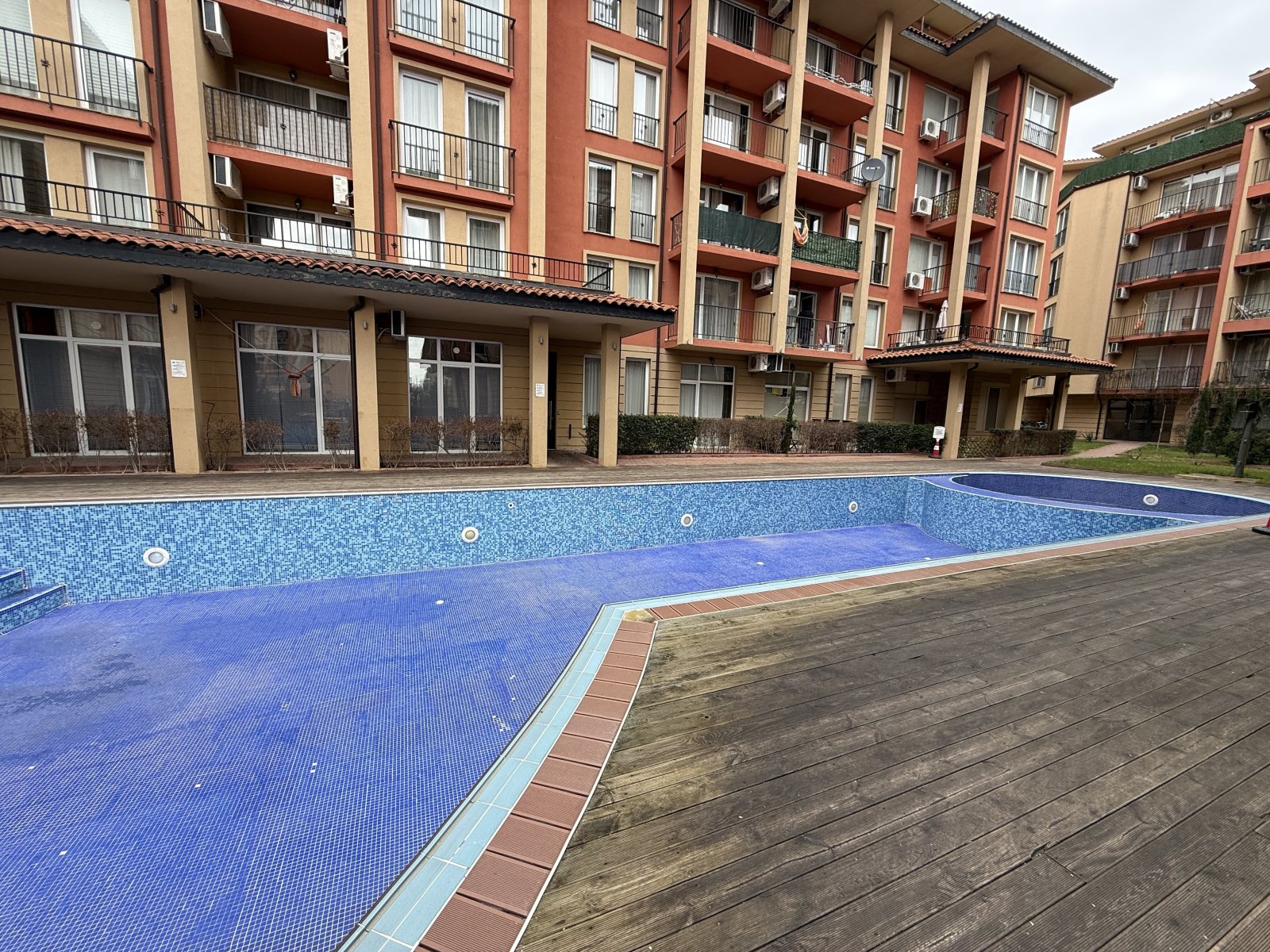 Studio con vista sulla piscina nel complesso Sunny View Central, Sonnenstrand, Bulgaria