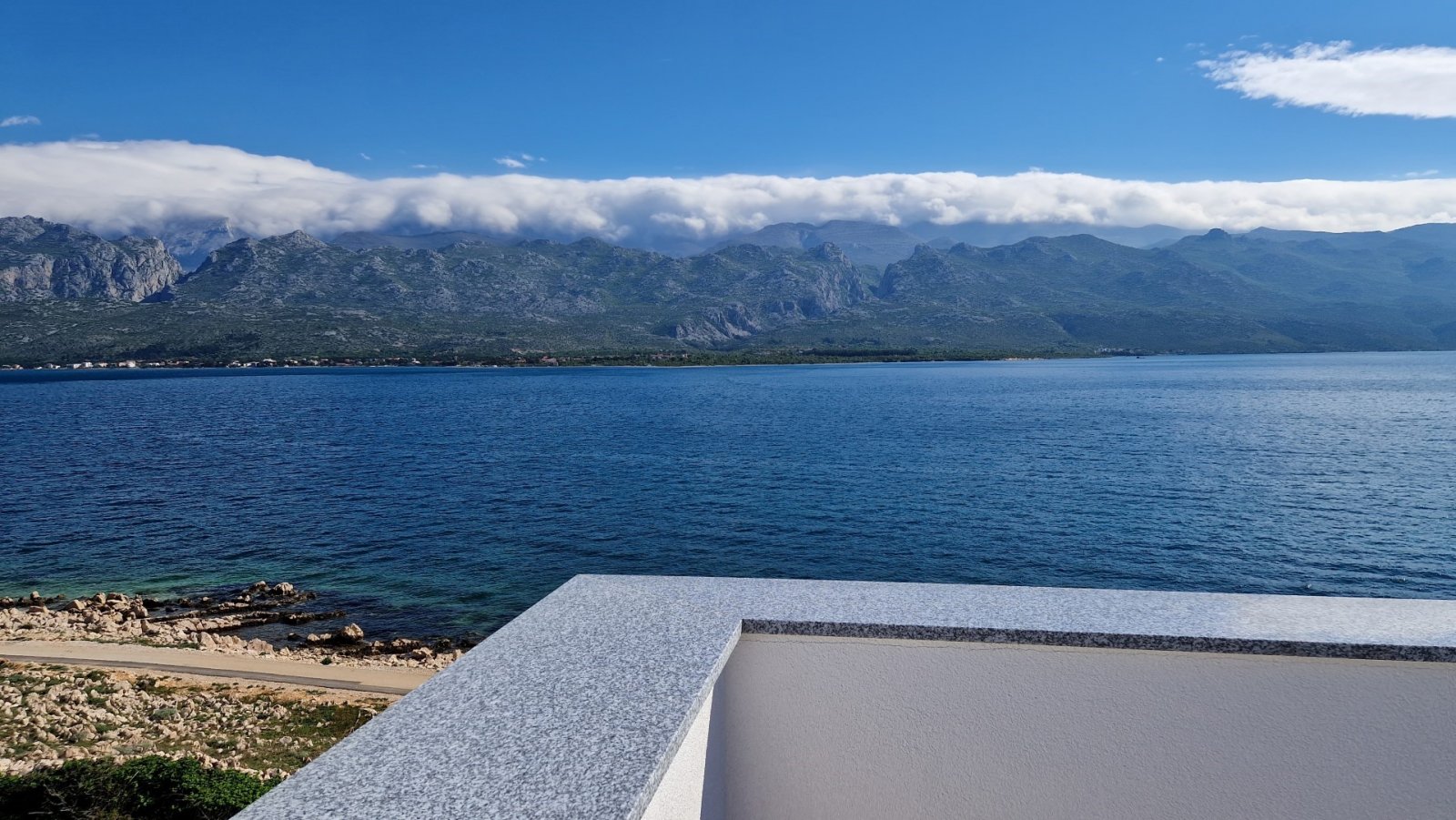 Außergewöhnliches Penthouse mit privatem Pool in erster Reihe zum Meer, Vinjerac, Kroatien