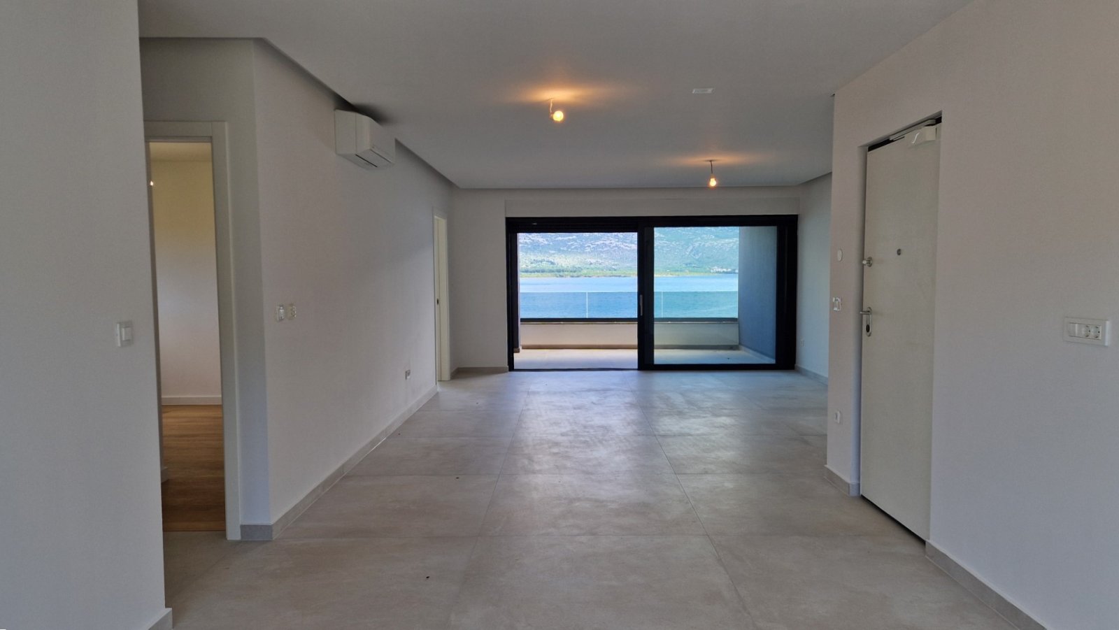 Außergewöhnliches Penthouse mit privatem Pool in erster Reihe zum Meer, Vinjerac, Kroatien
