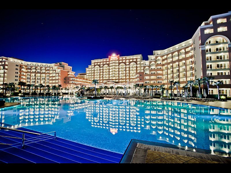Appartamento con due camere nel complesso „Majestic Beach Resort“ con vista mare e piscina a Sunny Beach, Bulgaria.