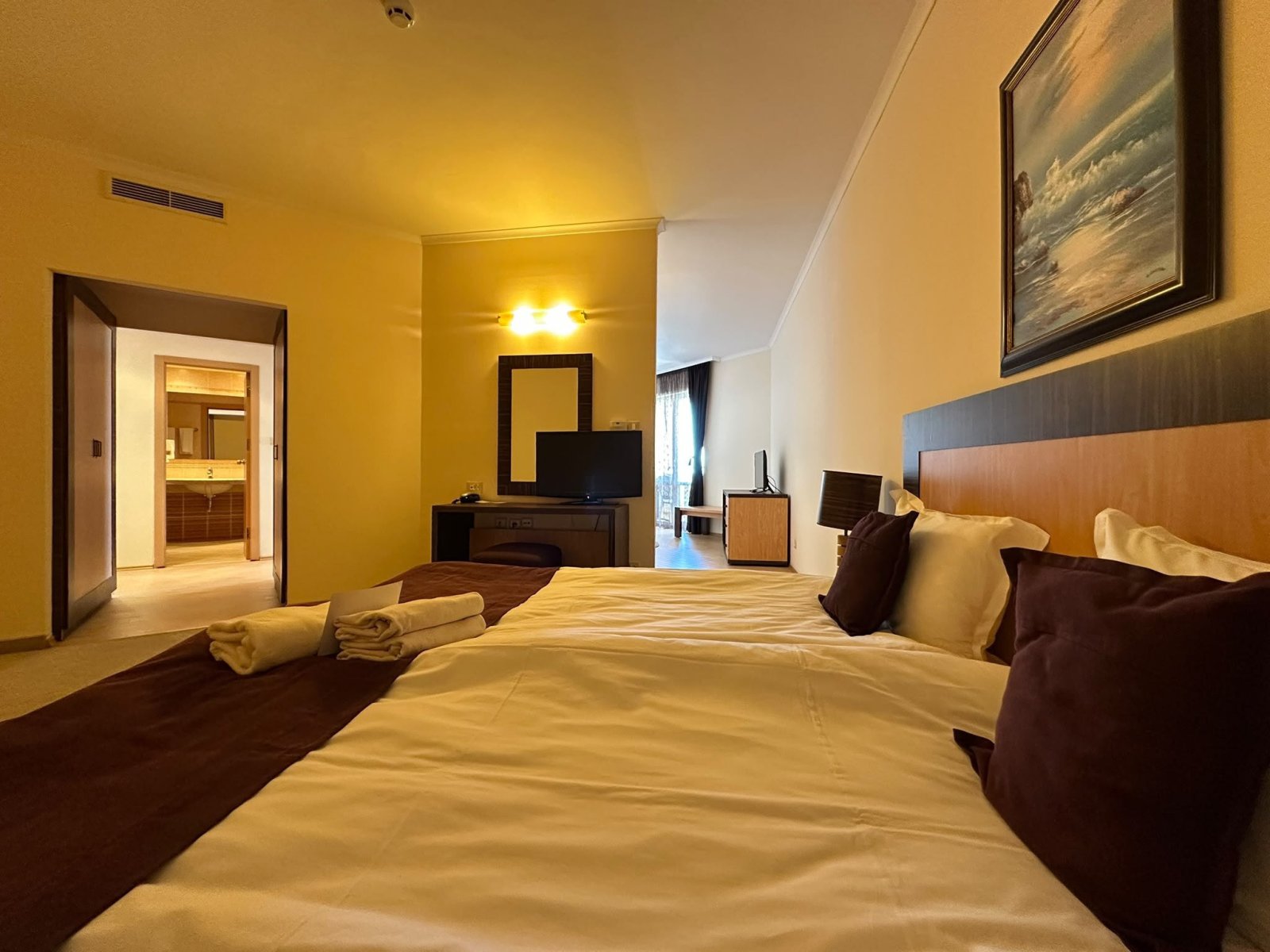 Appartamento con due camere nel complesso „Majestic Beach Resort“ con vista mare e piscina a Sunny Beach, Bulgaria.