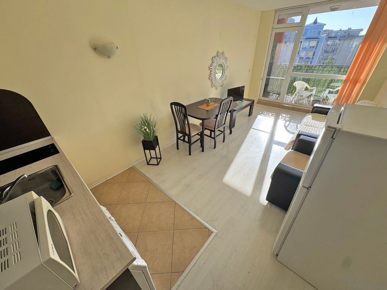 Appartamento con piscina e vista nel complesso „Sunset Beach 4“ a Sonnenstrand, Bulgaria