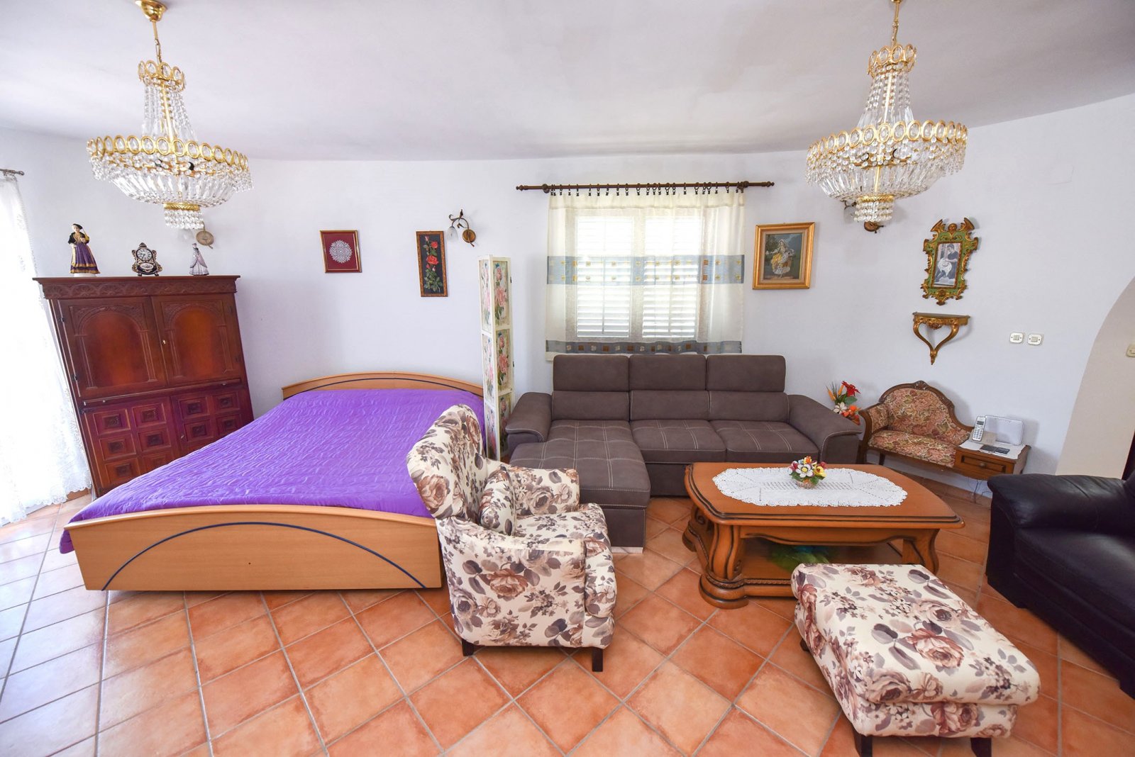 Großzügige Maisonette-Wohnung mit Garage und Meerblick, Pag, Kroatien
