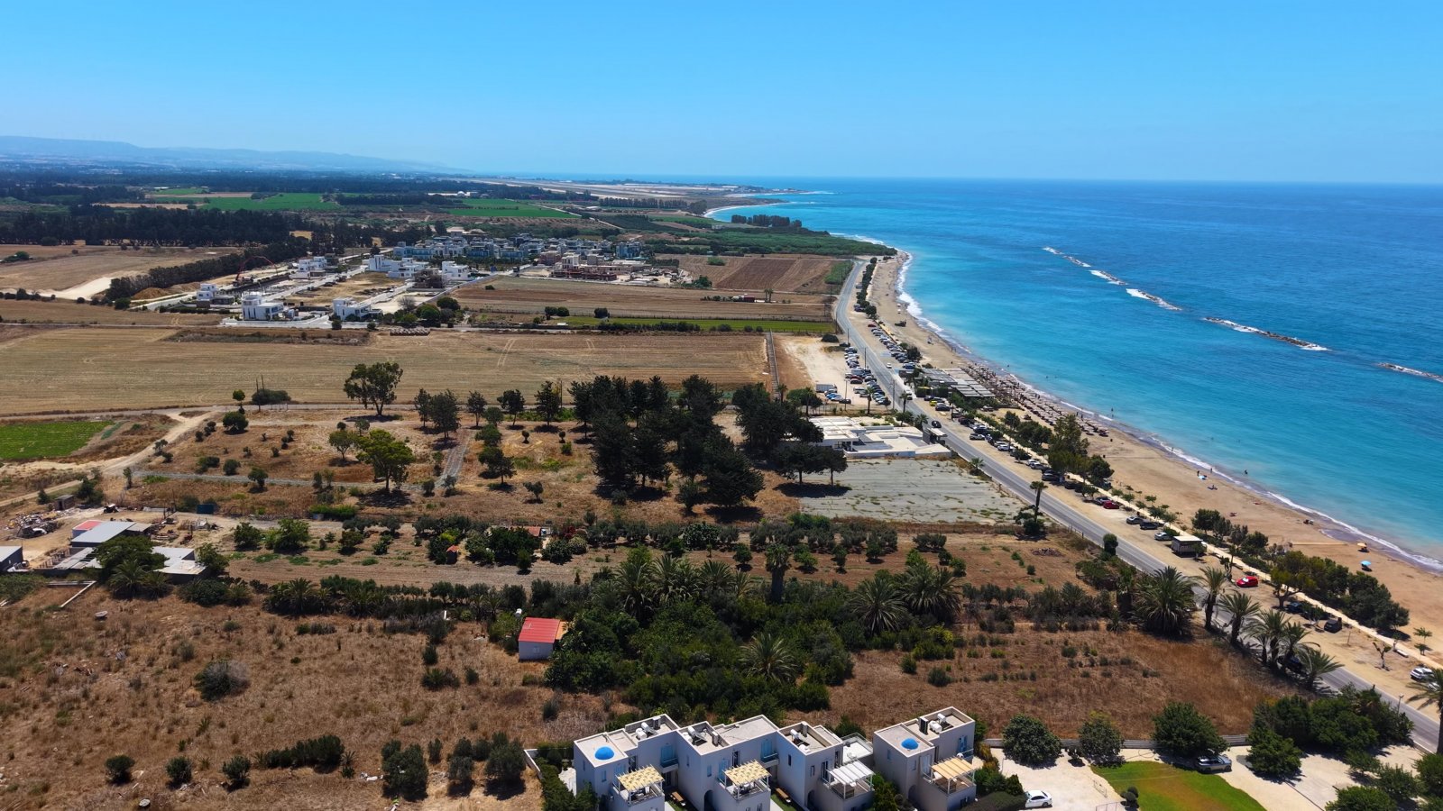 Verano – Doppelhaushälften mit 3 Schlafzimmern direkt am Strand in Geroskipou, Paphos