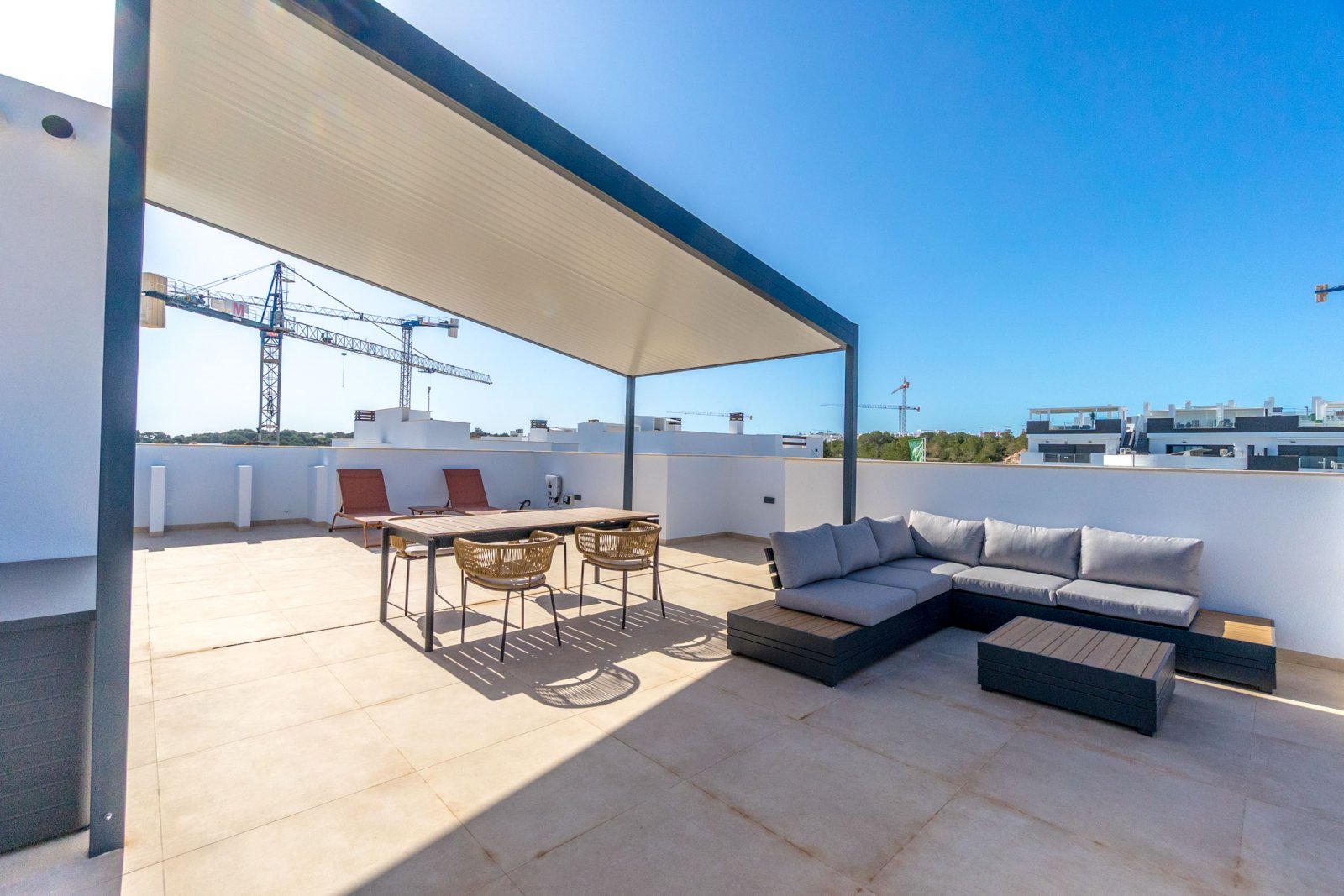 Moderner Bungalow in Meeresnähe, Gemeinschaftspool, Torrevieja