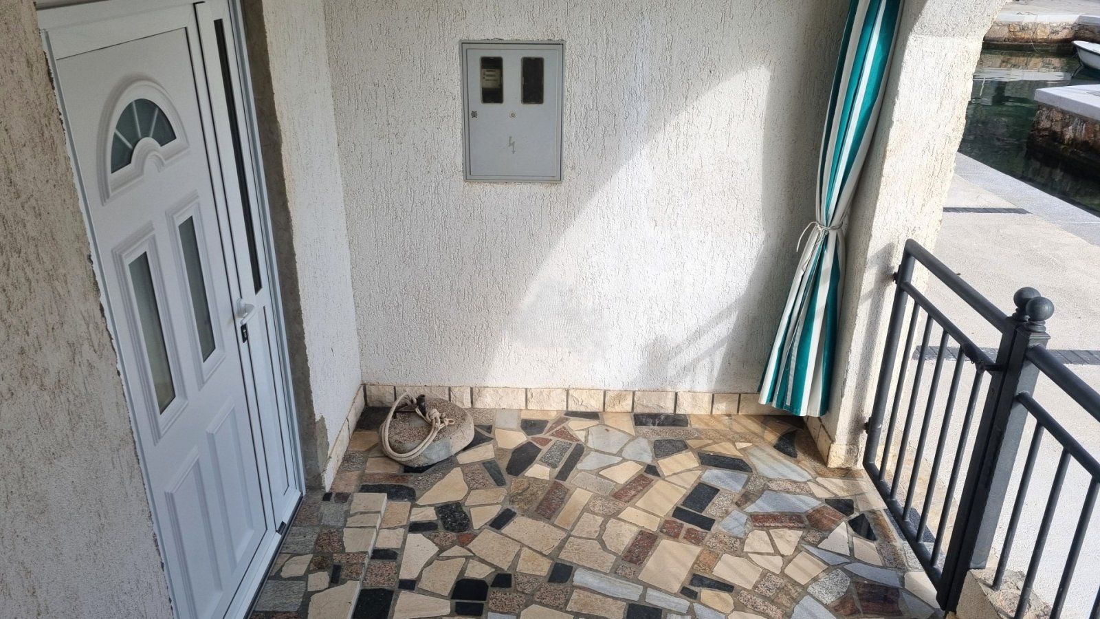 Haus am Meer in erster Reihe mit Bootsanlegestelle, Barić Draga, Kroatien