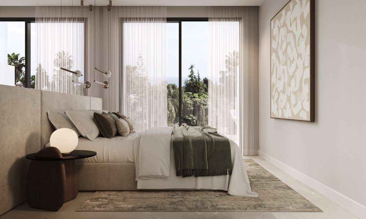Elegante Erdgeschosswohnung mit Garten in Strandnähe, Estepona, Spanien