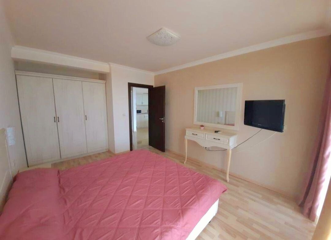 Appartamento con due camere da letto con vista mare e piscina nel complesso Penelope Palace, Pomorie, Bulgaria