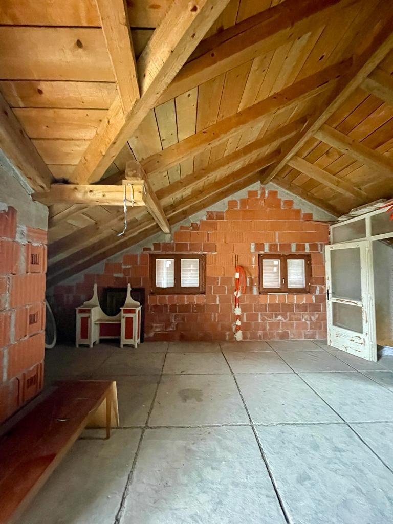 Anlageobjekt: Mehrfamilienhaus 70 m vom Meer entfernt mit Meerblick in Tisno
