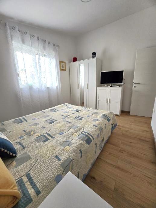 Einzigartiges Doppelhaus mit Meerblick und Promenade auf der Insel Jadro Vir