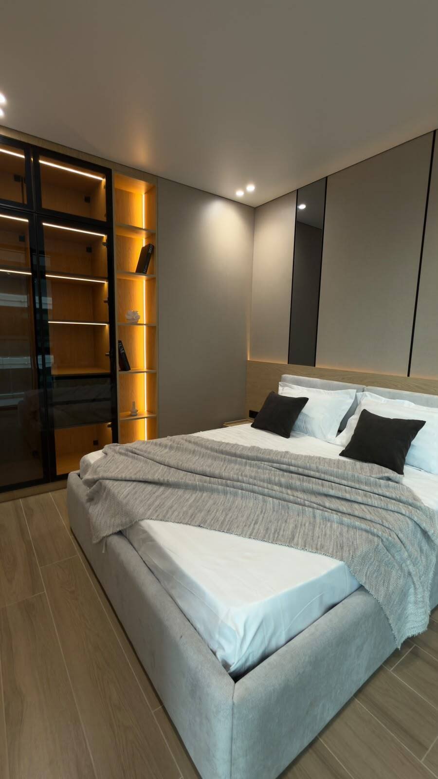Designer-Appartamento ristrutturato con due camere da letto in prima linea sul mare – Batumi, Georgia – A pochi passi dalla spiaggia