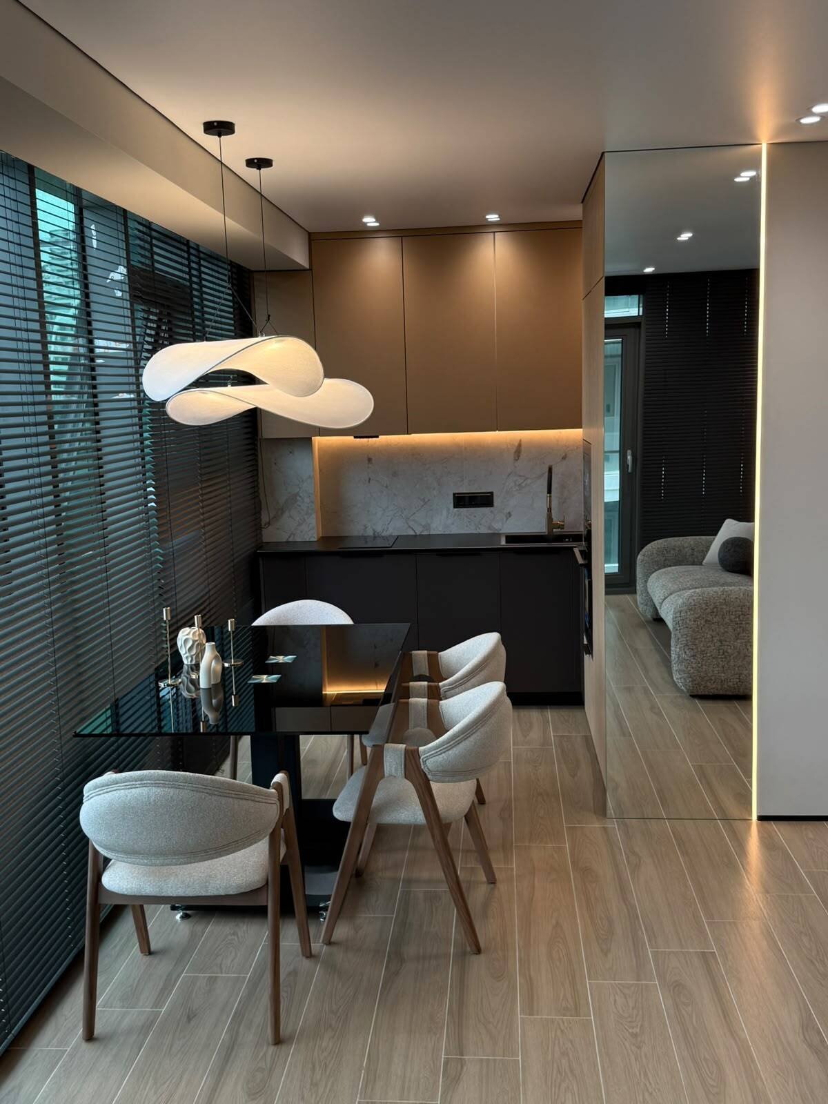 Designer-Appartamento ristrutturato con due camere da letto in prima linea sul mare – Batumi, Georgia – A pochi passi dalla spiaggia