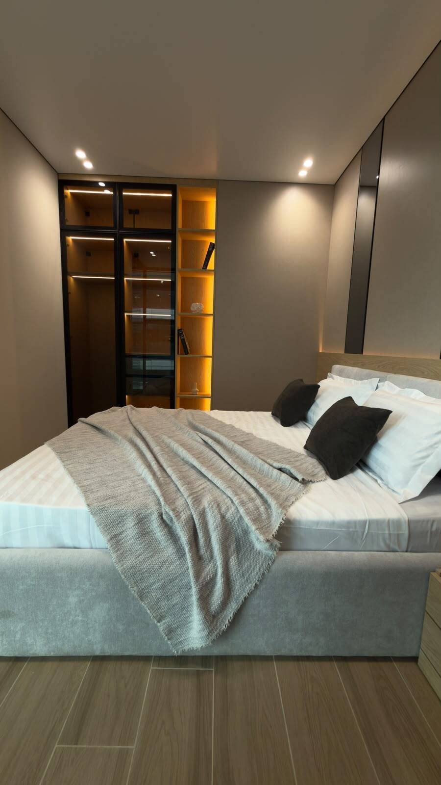 Designer-Appartamento ristrutturato con due camere da letto in prima linea sul mare – Batumi, Georgia – A pochi passi dalla spiaggia