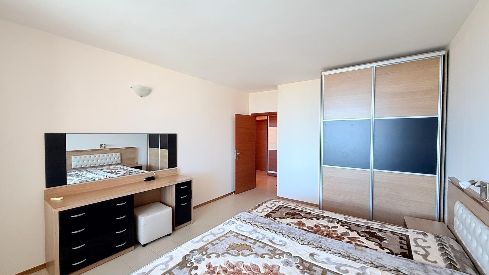 Appartamento con due stanze con vista mare nel complesso Esperanto a Nessebar, Bulgaria