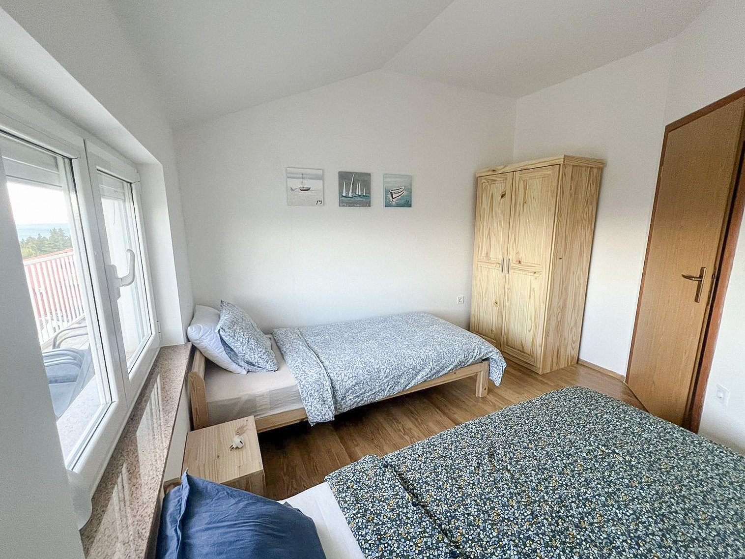 Helle Dachgeschosswohnung mit Terrasse und Meerblick, Starigrad, Kroatien
