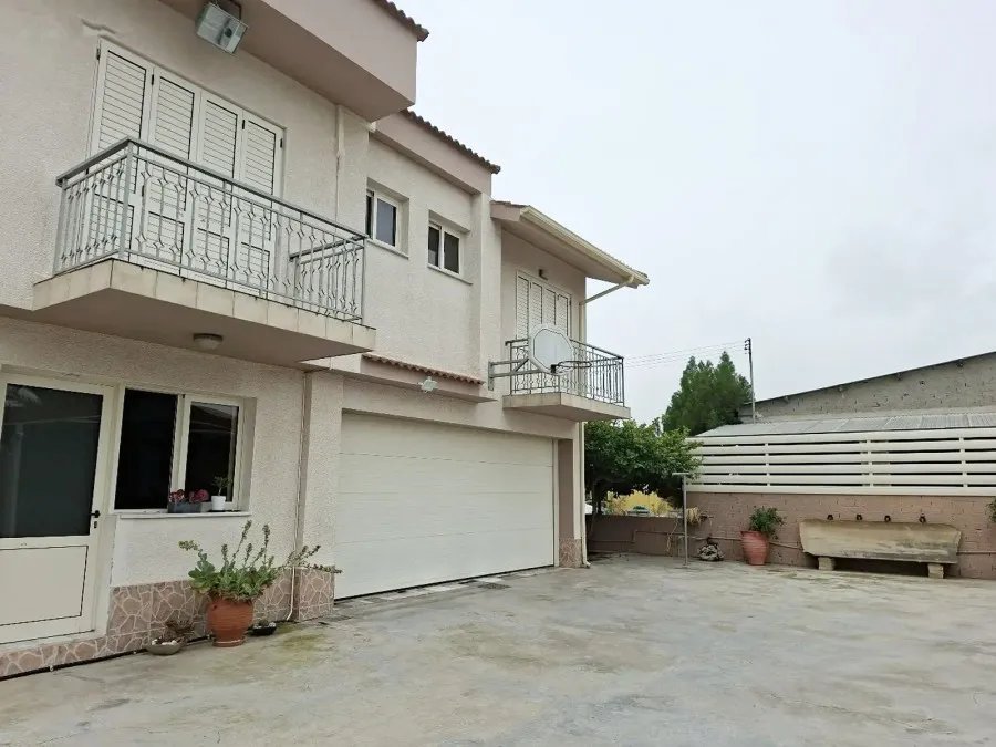 Freistehende Villa in Athienou, Larnaka