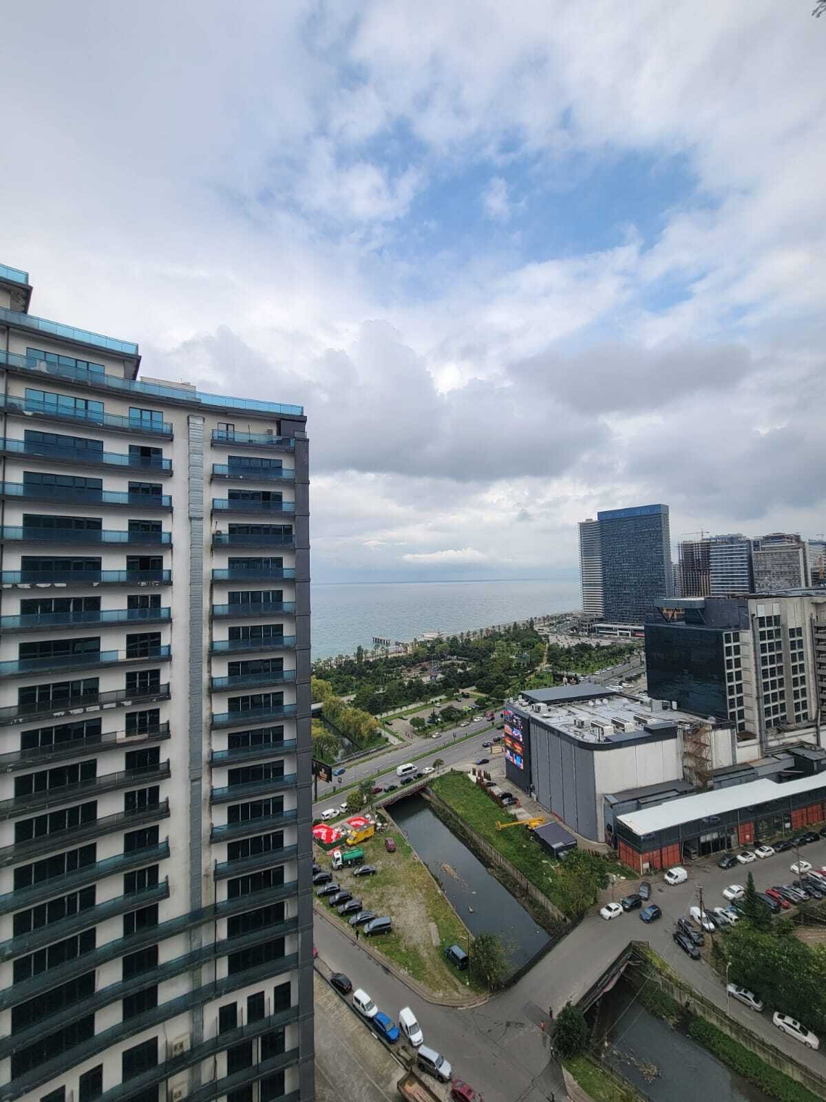 Monolocale moderno arredato – Batumi, Georgia – Vista mare e balcone privato