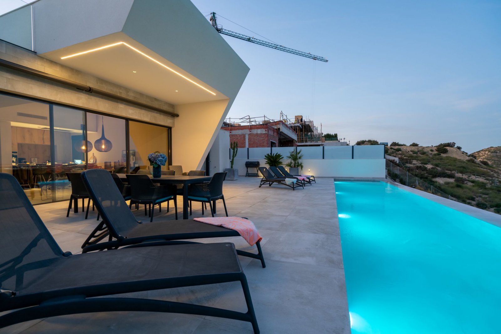 Luxusvilla mit Meerblick in Rojales – 3 Schlafzimmer, 3 Bäder, Garten und Solarium
