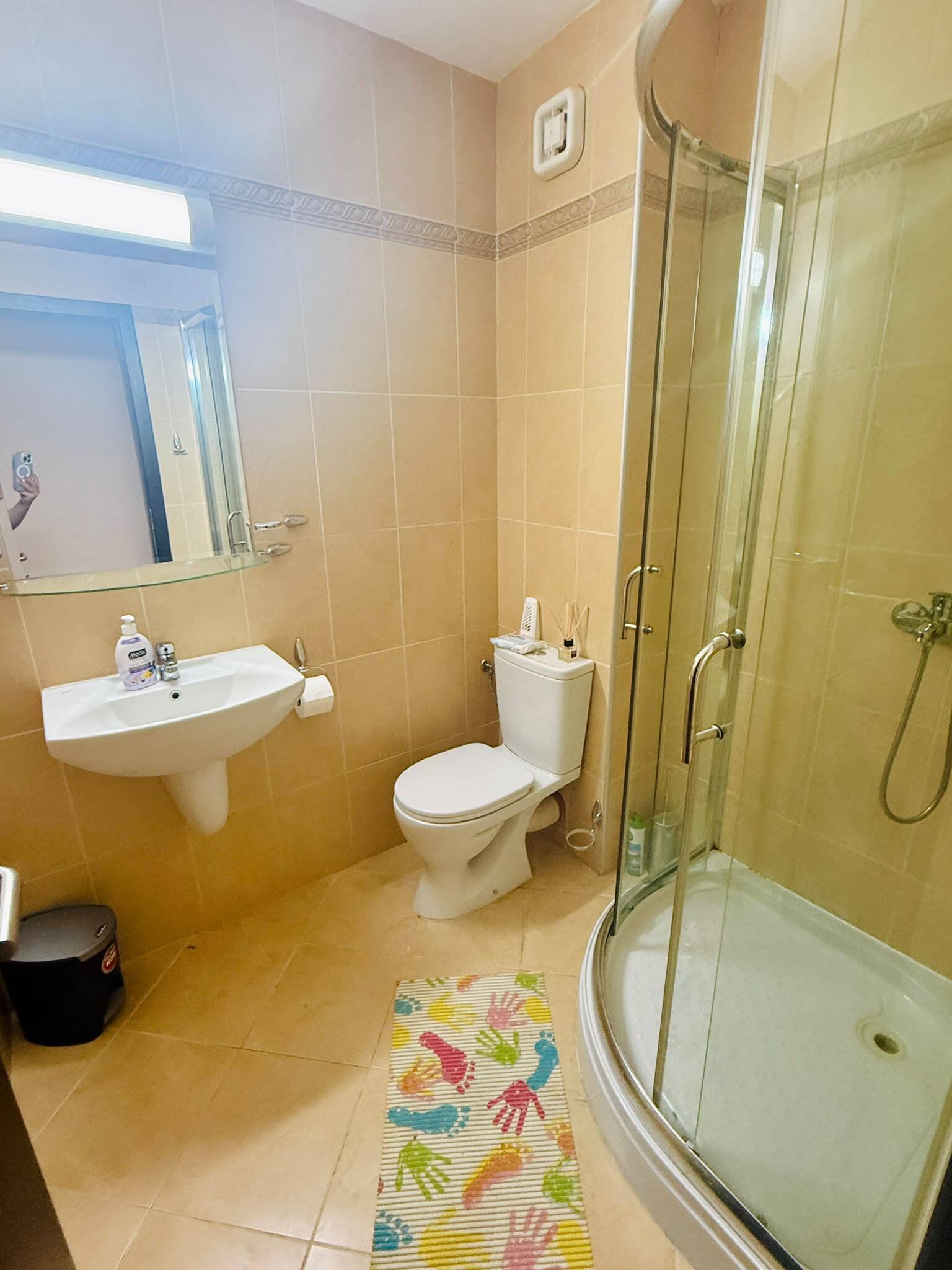 Appartamento con due camere da letto con vista mare e piscina nel complesso Luxor a Sweti Wlas, Bulgaria