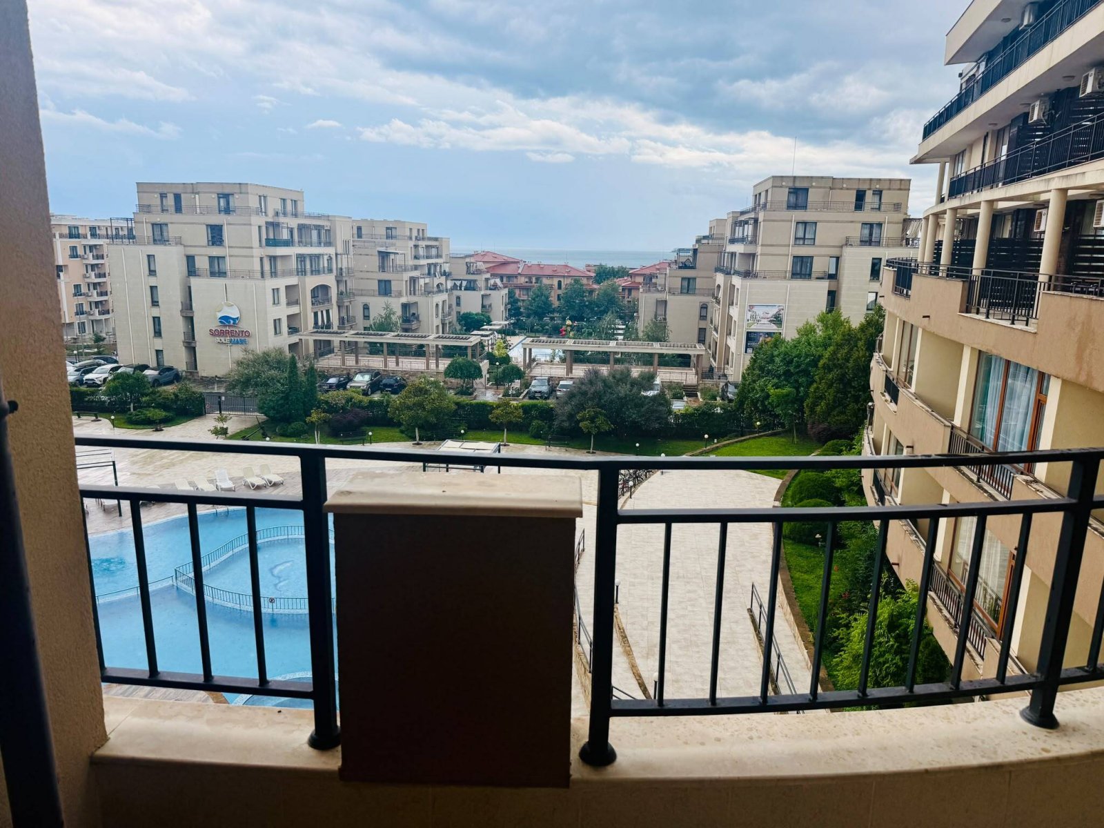 Appartamento con due camere da letto con vista mare e piscina nel complesso Luxor a Sweti Wlas, Bulgaria