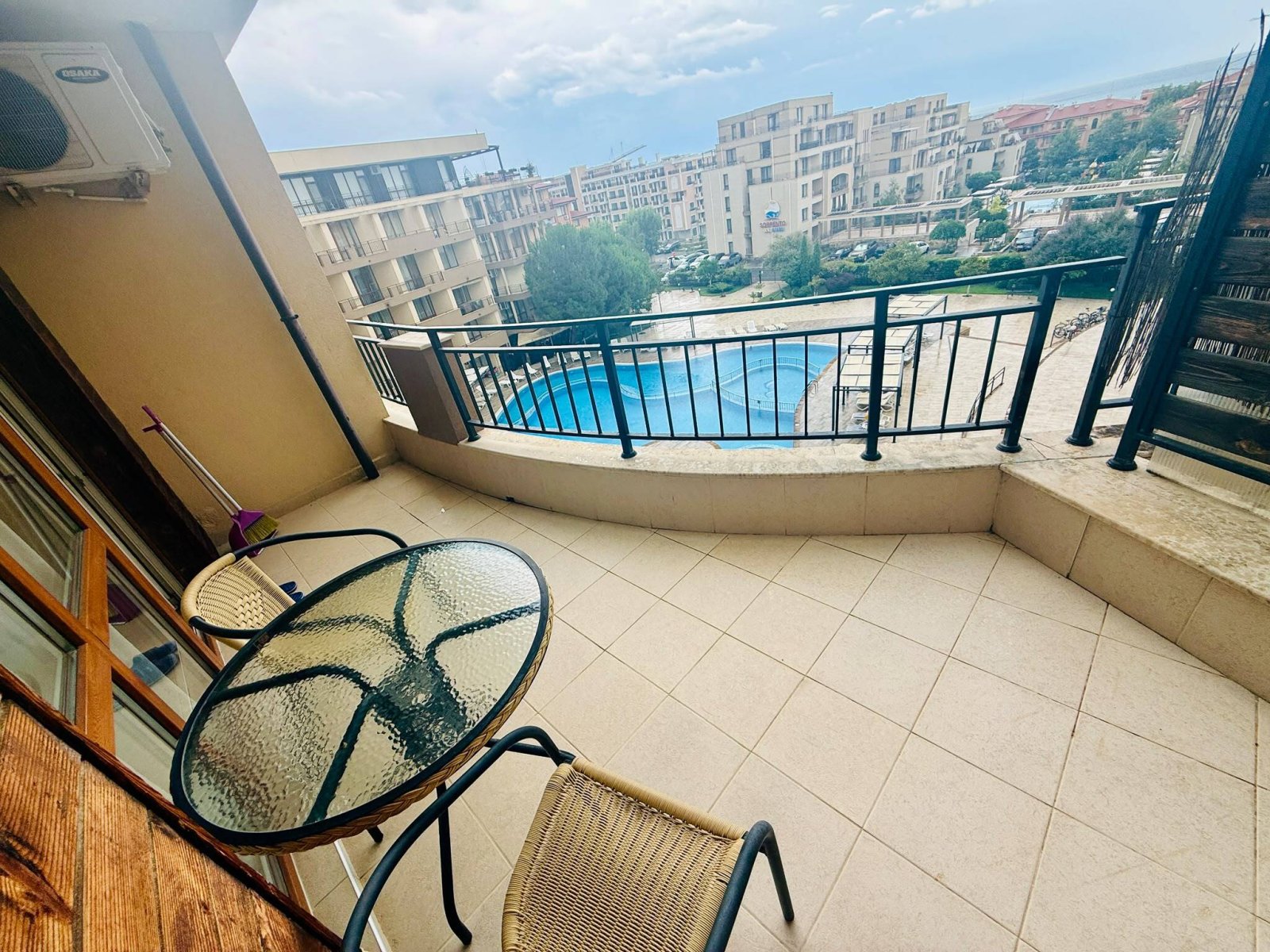 Appartamento con due camere da letto con vista mare e piscina nel complesso Luxor a Sweti Wlas, Bulgaria