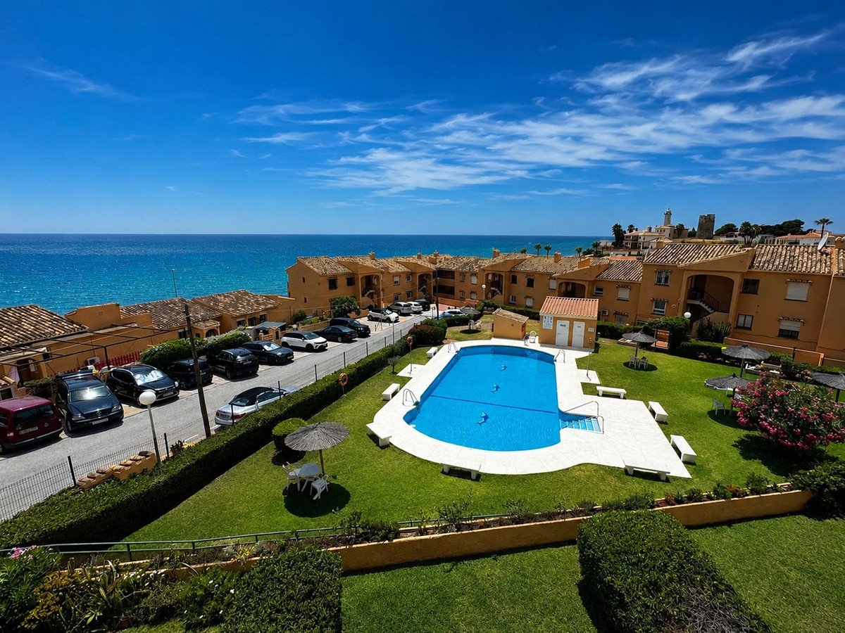 Zwei-Zimmer-Apartment mit Terrasse und Meer- und Leuchtturmblick, Mijas, Spanien