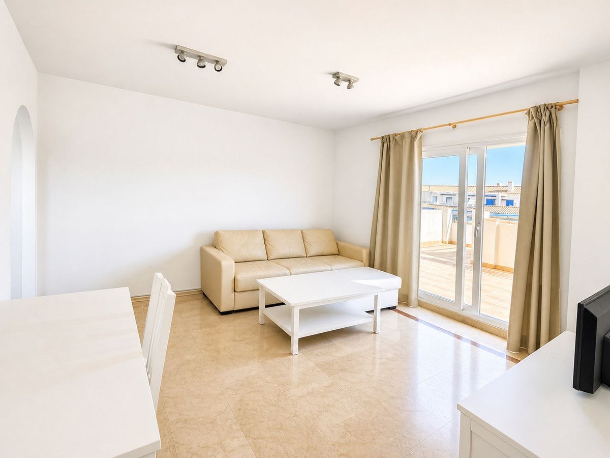 Penthouse in erster Strandreihe mit 40 m² Terrasse und Garage, Manilva, Spanien