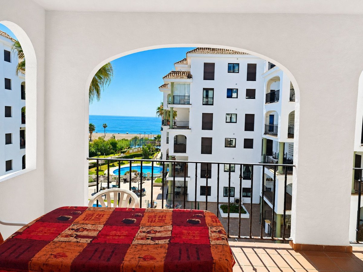 Ferienwohnung mit touristischer Lizenz und Panoramablick aufs Meer am Yachthafen, Manilva, Spanien