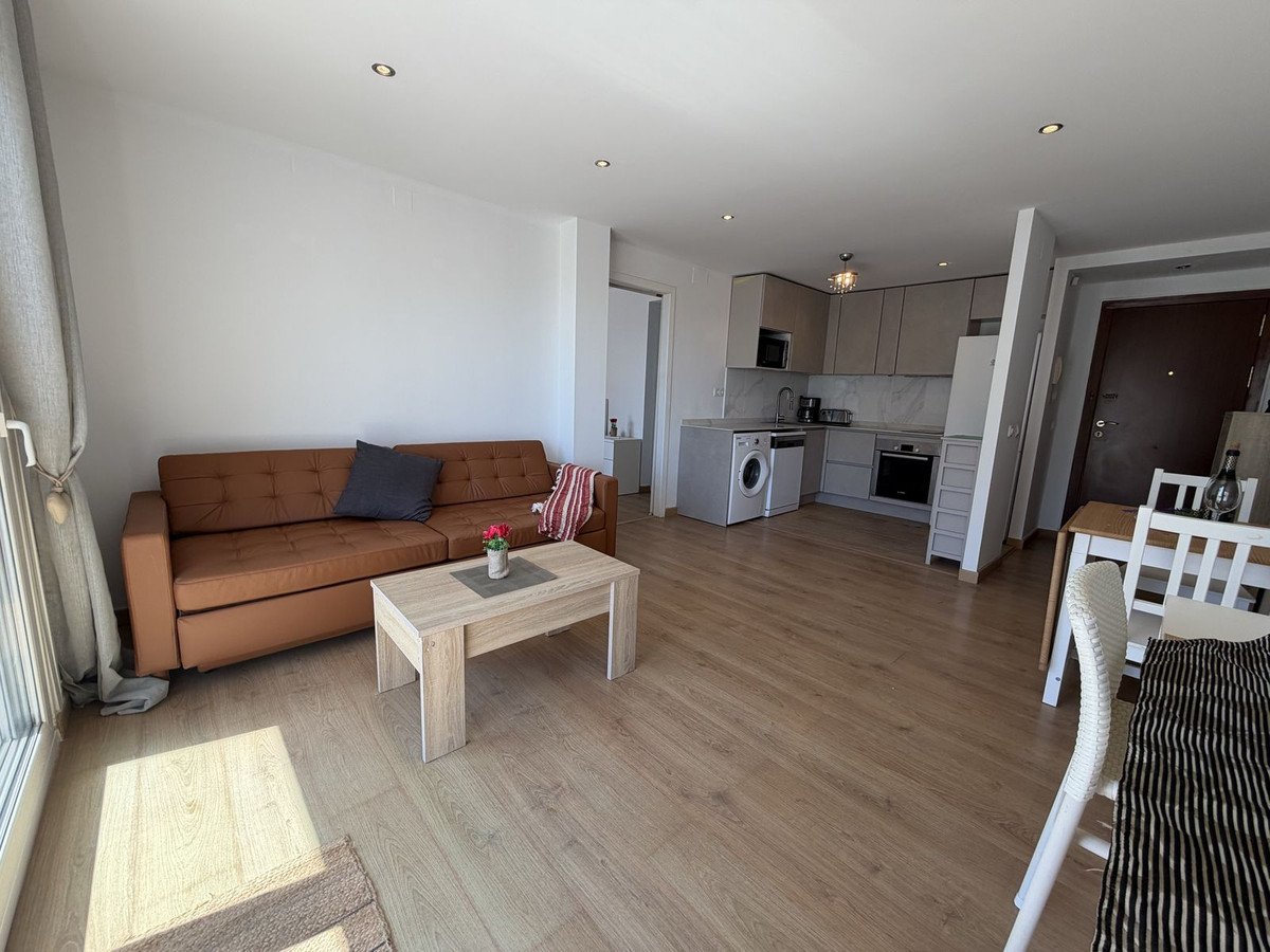Gemütliche, renovierte Dachgeschosswohnung am Yachthafen mit Meerblick, Manilva, Spanien
