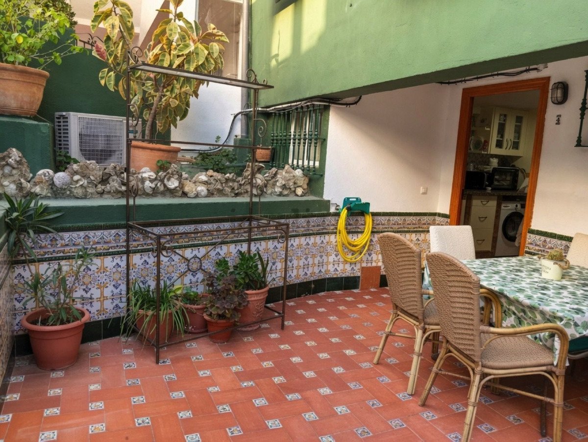 Strandapartment in erster Strandreihe mit 35 m² Terrasse und Meerblick in der Nähe von Sotogrande, San Roque, Spanien