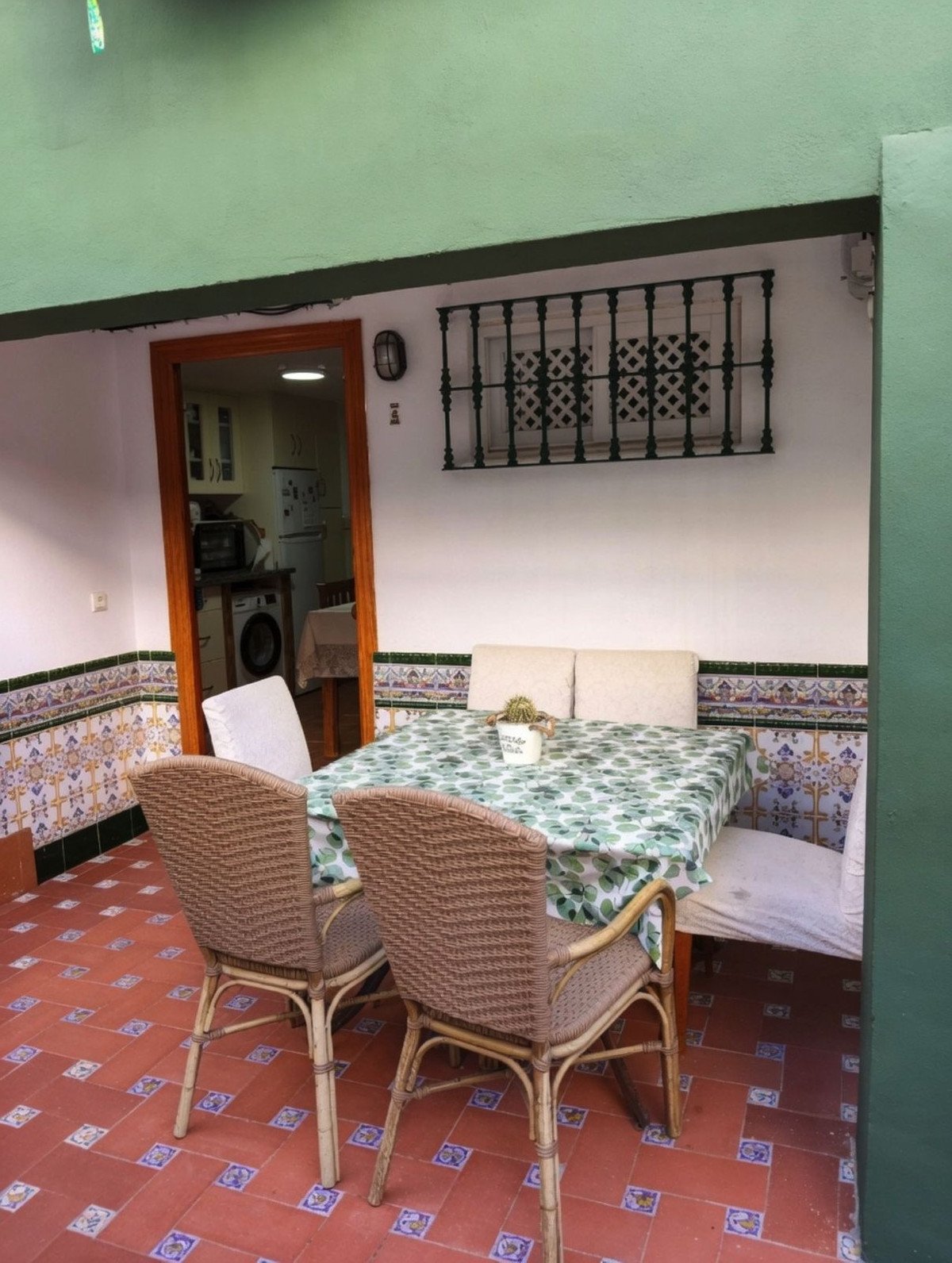 Strandapartment in erster Strandreihe mit 35 m² Terrasse und Meerblick in der Nähe von Sotogrande, San Roque, Spanien