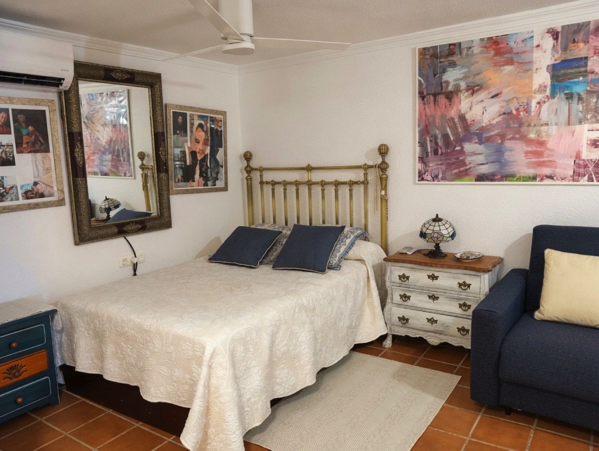 Strandapartment in erster Strandreihe mit 35 m² Terrasse und Meerblick in der Nähe von Sotogrande, San Roque, Spanien