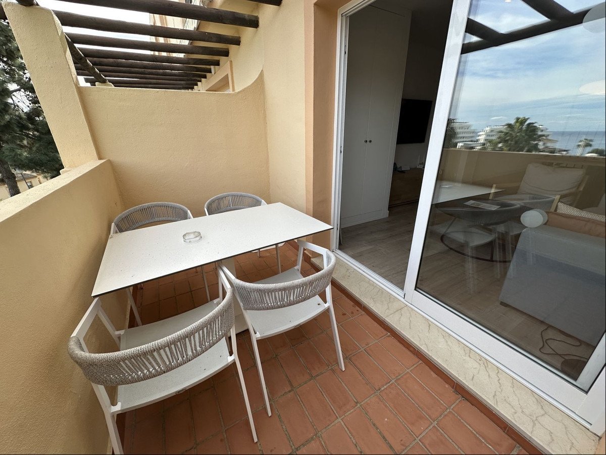Renovierte Maisonette-Wohnung in einem Strandresort mit Meerblick, Mijas, Spanien