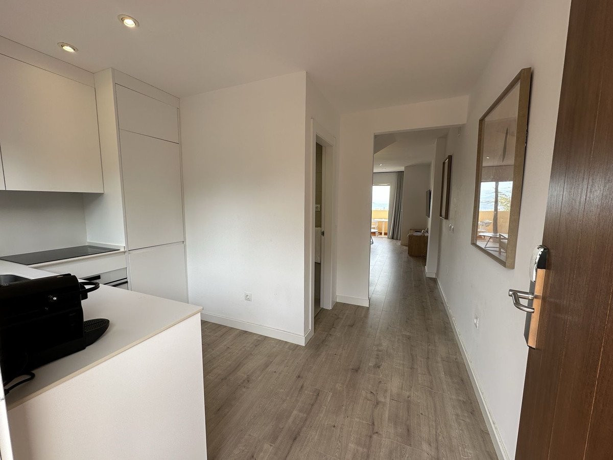 Renovierte Maisonette-Wohnung in einem Strandresort mit Meerblick, Mijas, Spanien