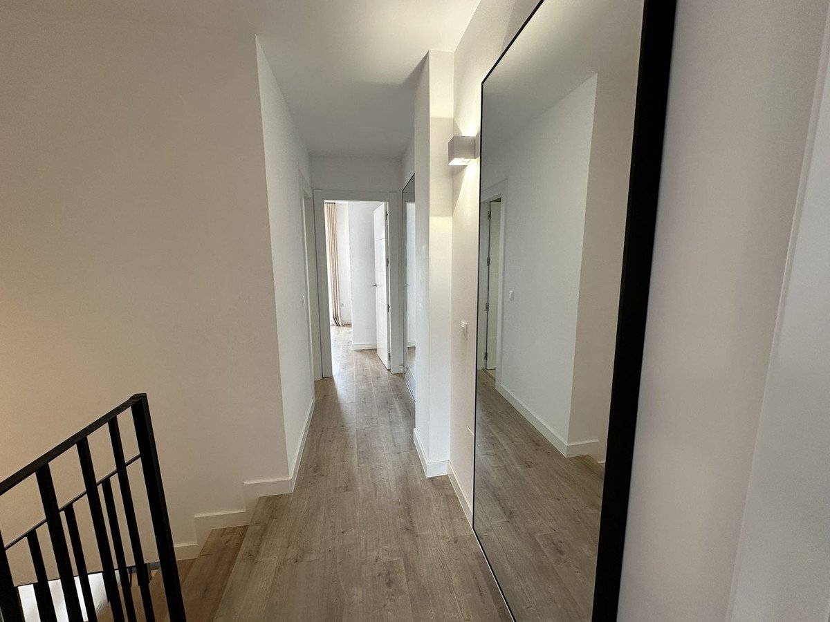 Renovierte Maisonette-Wohnung in einem Strandresort mit Meerblick, Mijas, Spanien