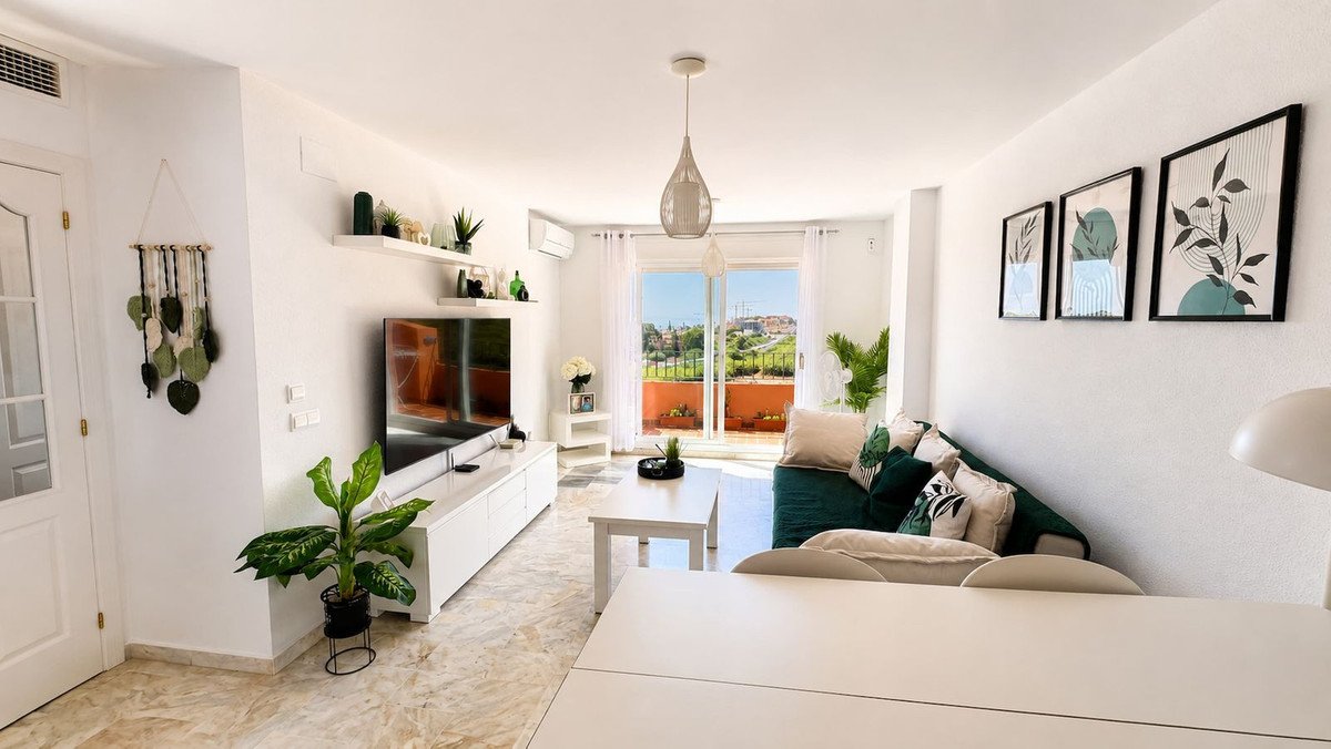 Penthouse mit 46 m² großer Terrasse und Panoramablick auf das Meer in der Nähe des Golfplatzes, Manilva, Spanien