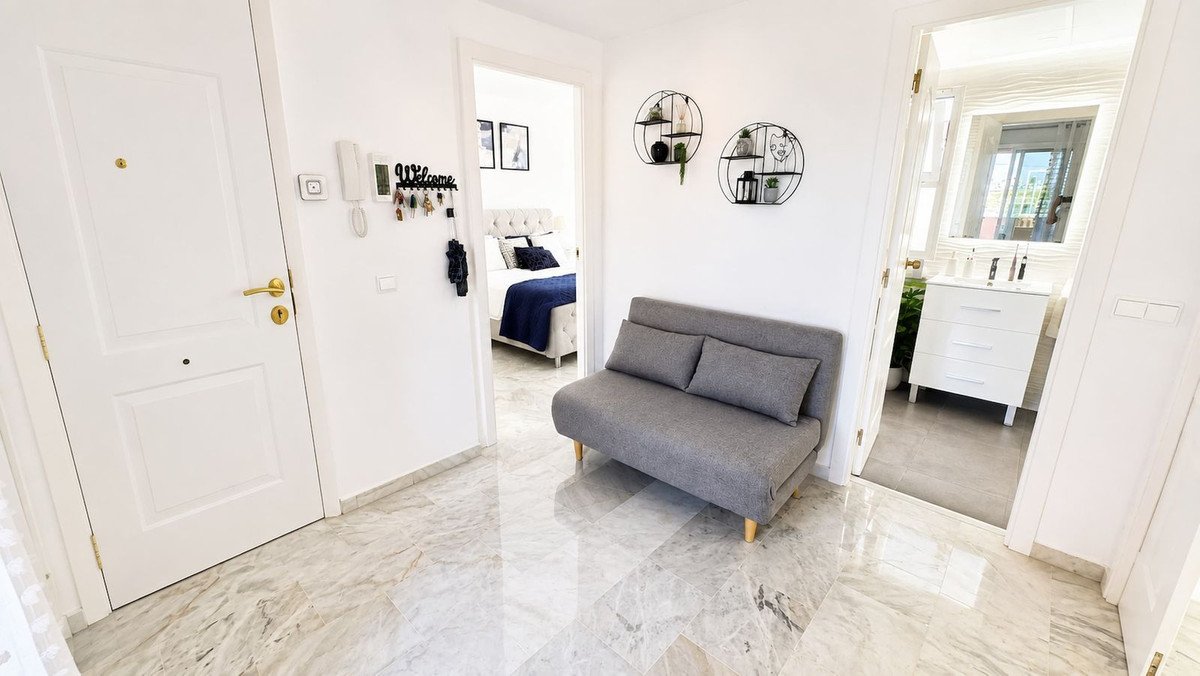 Penthouse mit 46 m² großer Terrasse und Panoramablick auf das Meer in der Nähe des Golfplatzes, Manilva, Spanien