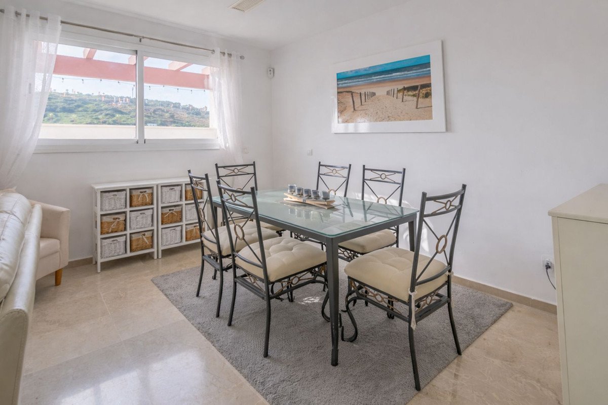 Penthouse mit 71 m² Terrasse, zwei Parkplätzen und Meer- und Golfblick, San Roque, Spanien