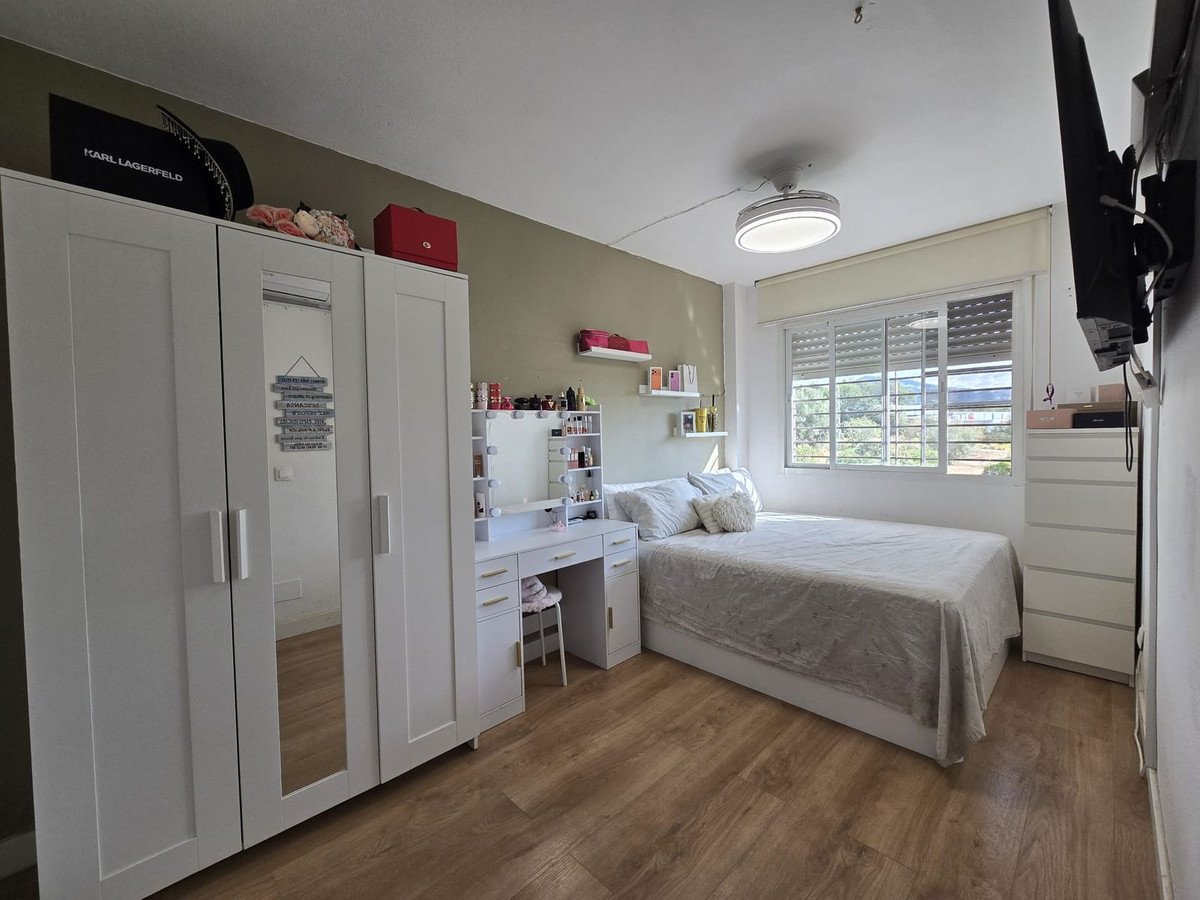 Komplett renovierte Dreizimmerwohnung in Strandnähe, Marbella, Spanien
