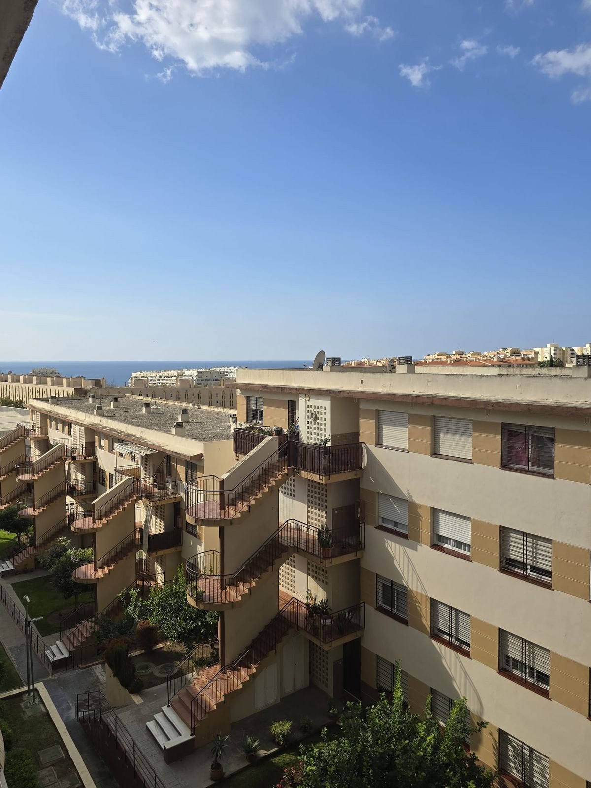Komplett renovierte Dreizimmerwohnung in Strandnähe, Marbella, Spanien