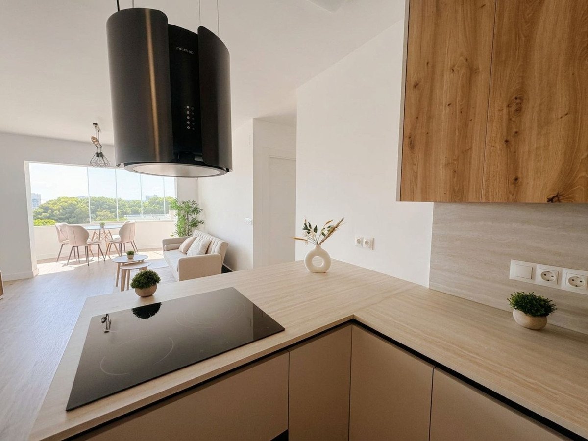 Renoviertes Penthouse mit freiem Meerblick, Mijas, Spanien