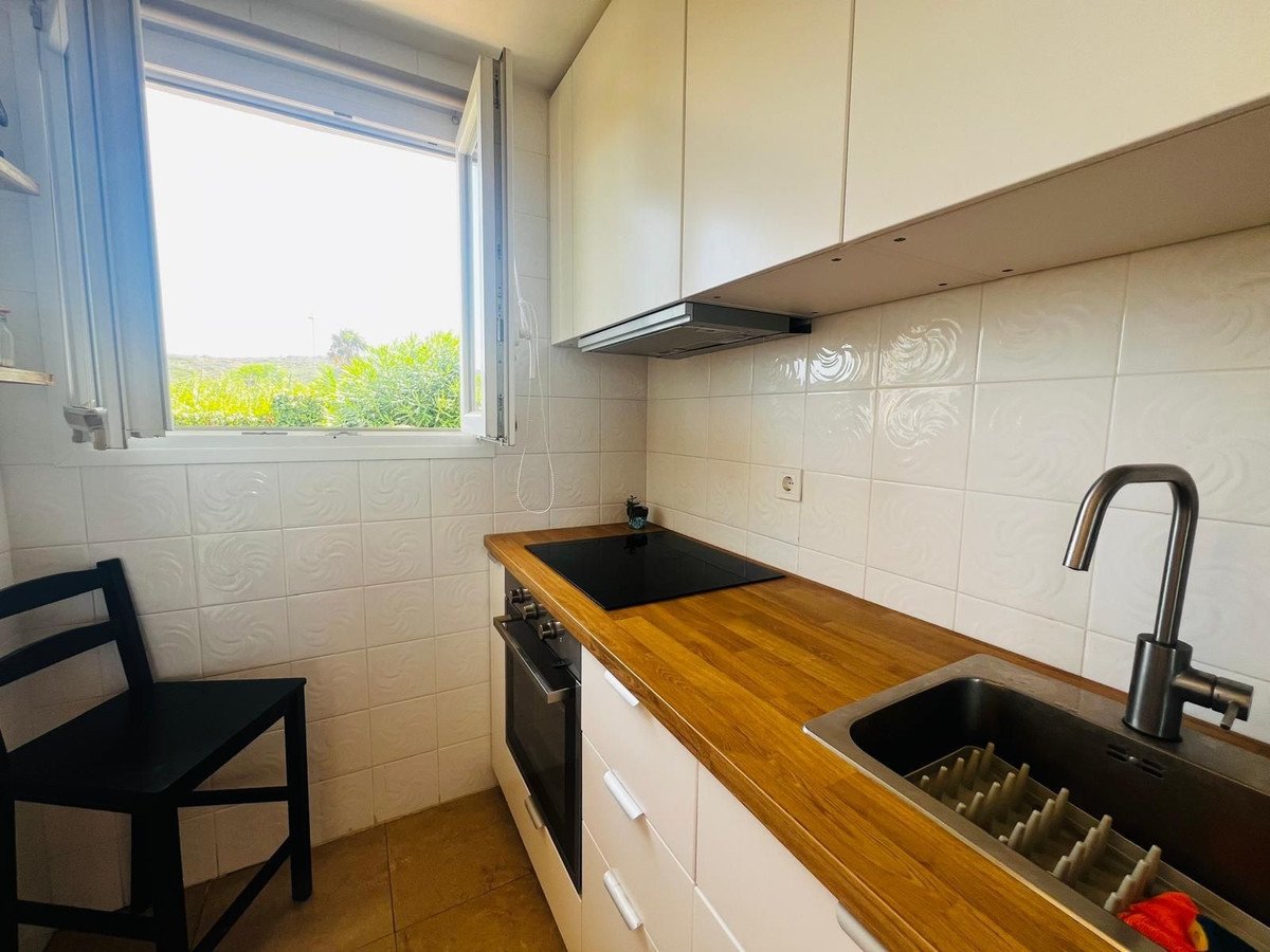 Maisonette mit 70 m² großen Terrassen und Panoramablick aufs Meer, Manilva, Spanien