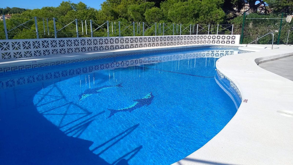Dachgeschosswohnung 3 Minuten vom Strand entfernt mit Meerblick, Mijas, Spanien