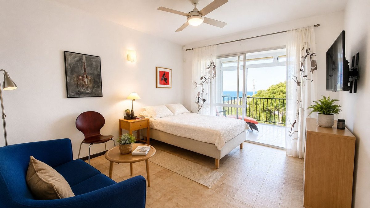 Dachgeschosswohnung 3 Minuten vom Strand entfernt mit Meerblick, Mijas, Spanien