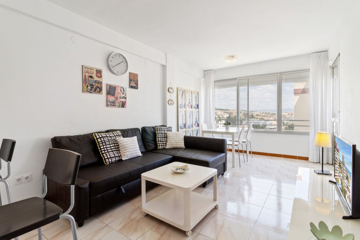 Anlageapartment mit touristischer Lizenz im 8. Stock mit Meerblick, Benalmádena, Spanien